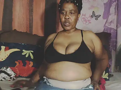 Ebonyboobsmilk