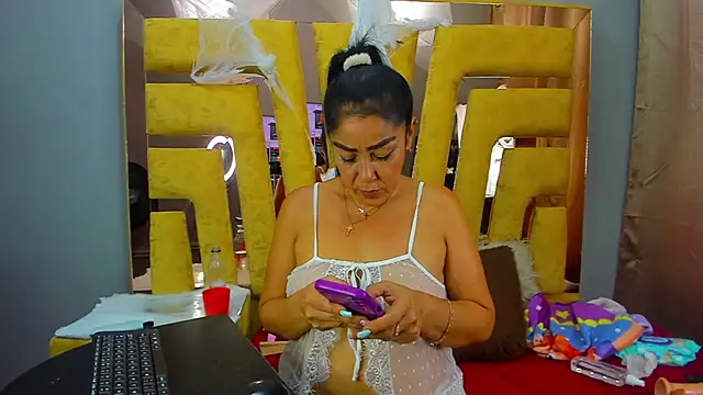 VikyThomsonn