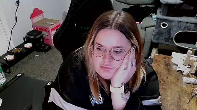 BBW-QUEENIE