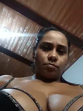 annie_maracas