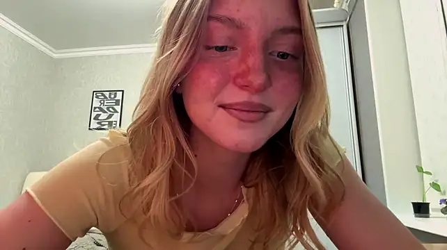 latishakrauel (F teen) - Show my underboobs
