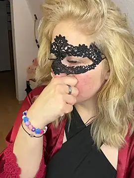 -CurvySecret-