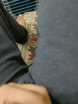wrong_man25 (M young) - Cum in public 🍆💦💦