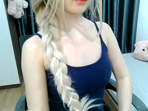 _meomeoo_ live cam on StripChat