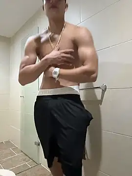 Lander_Cruz live cam on StripChat
