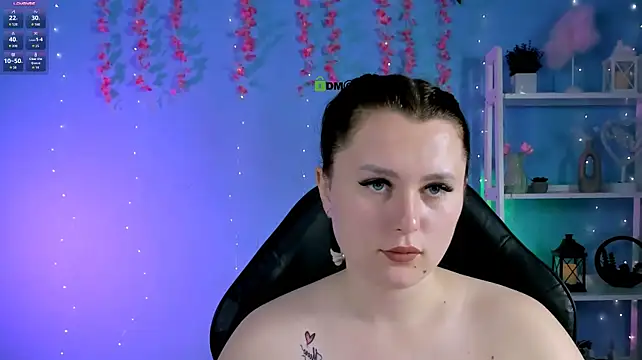 luna_noct live cam on StripChat