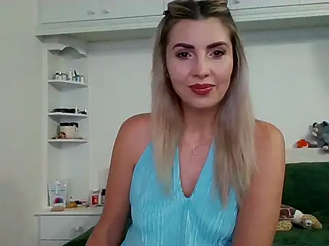 AliceGlam live cam on StripChat