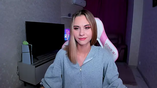 EllaCurtis