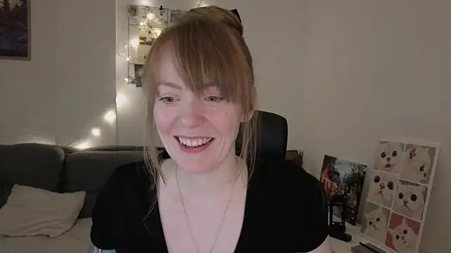 Aurora_Velvett_
