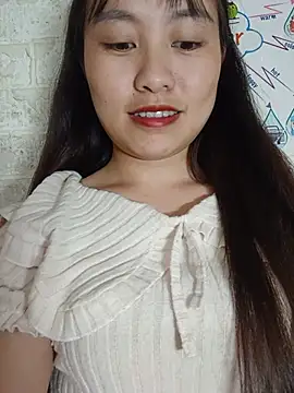 Cherry-squirtt live cam on StripChat
