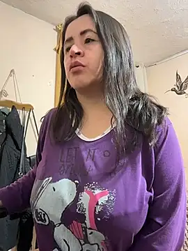latinfemale live cam on StripChat