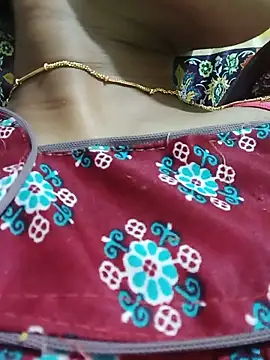 Hot-Nisha01