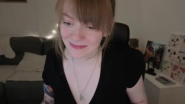 Aurora_Velvett_