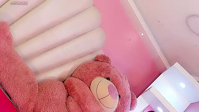 Keira_Fox31