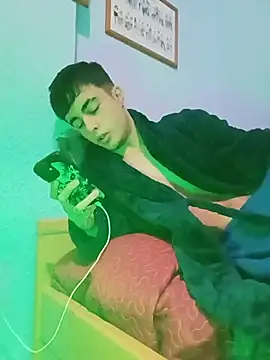 hugitolopez live sex cam