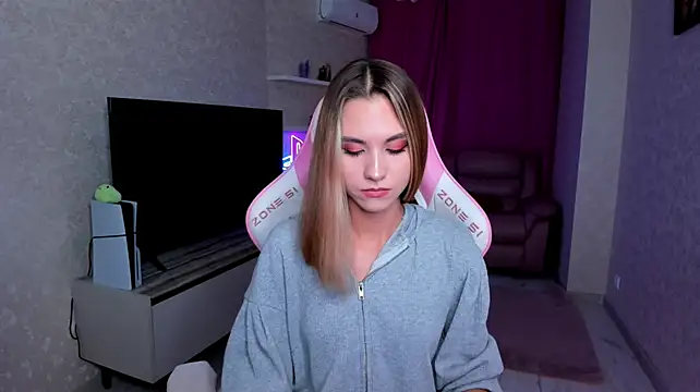 EllaCurtis