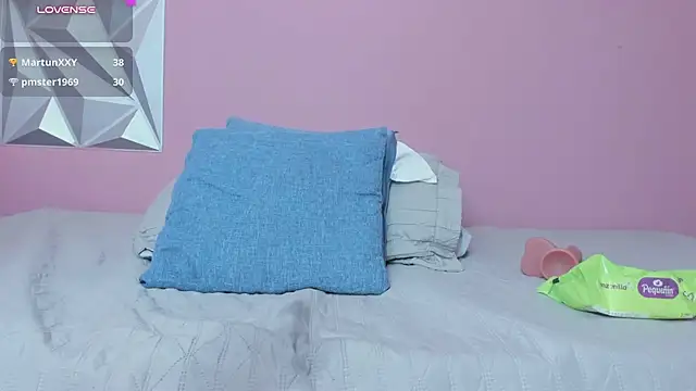 mia_gold_