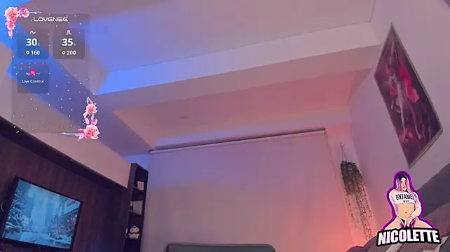 nicolette_tay live sex cam