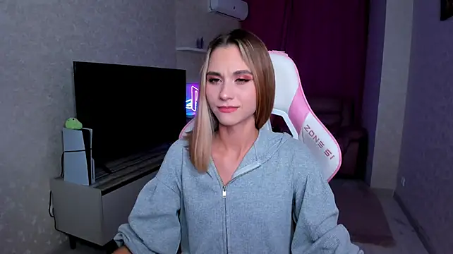 EllaCurtis