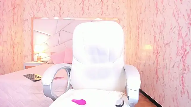 Emily_Whinfre