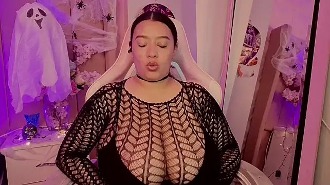 MollyBigBoobs12