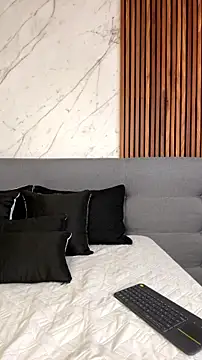 Amara_Velvet_