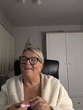 Bridget-valentine live cam on StripChat