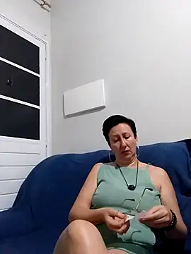 MILEIDE980 live cam on StripChat
