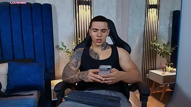 salvatoredmore (M twink) - BUG SHOW CUM BABY