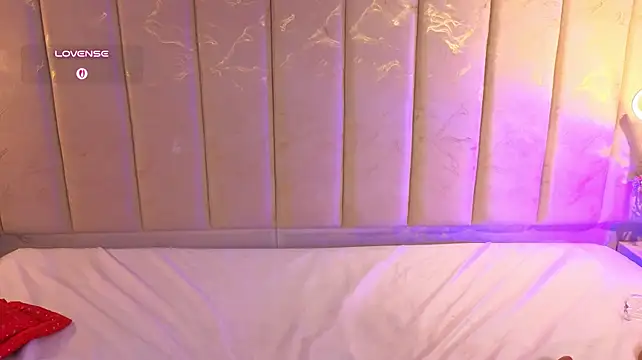 JulieDeep webcam