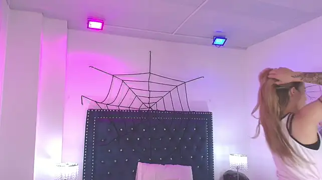 Juliieta_gray webcam