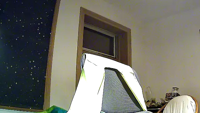 gingerbeardedlynx (M mature) - Get Tiny Drone for Sexy Outdoor Scenes