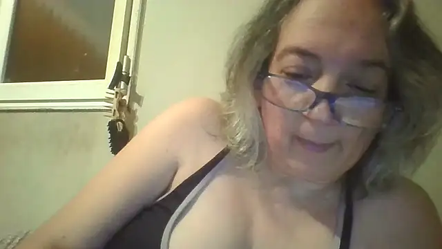 MadameLux webcam