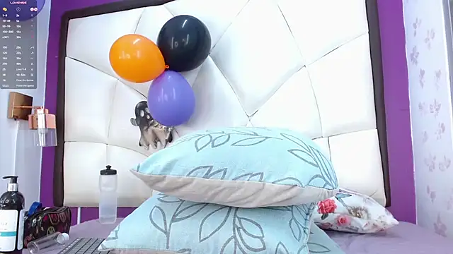 Aiuny_Queens webcam
