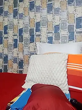 bobboo_xx (F young) - Fu**k my little pusy