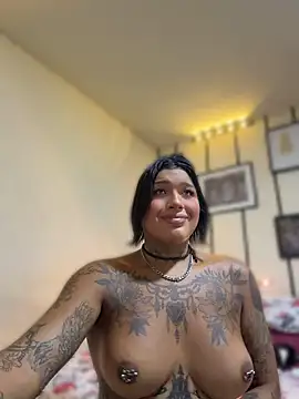 Modèle: IsabellBigtitsxx