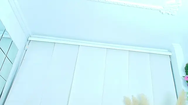 july_luna webcam