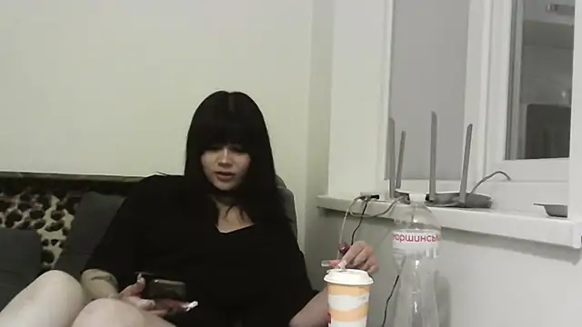 bigassgothh live cam on StripChat