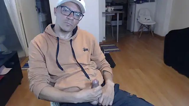 guachin_hunk live cam on StripChat