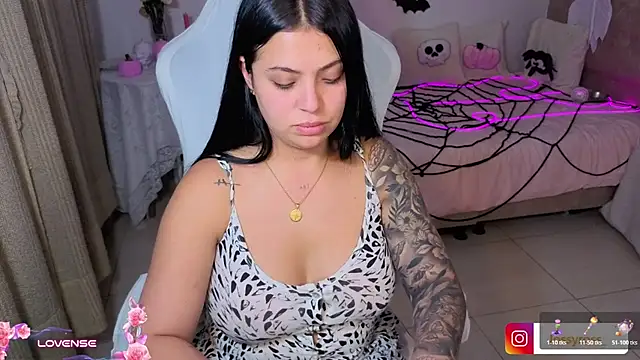 Victoryyy_ live cam on StripChat