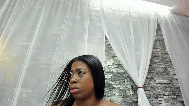 KatieGomez live sex cam