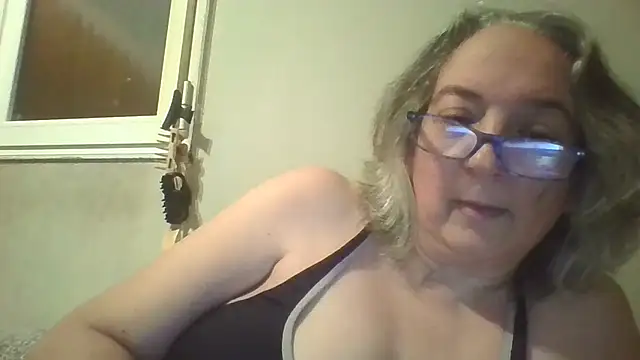 MadameLux live cam on StripChat