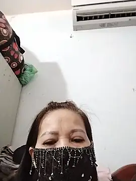 MYAMYA20 live cam on StripChat