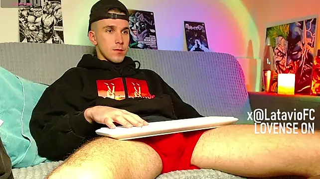 Midnighter_ webcam
