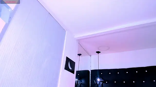 miss__yissell live cam on StripChat