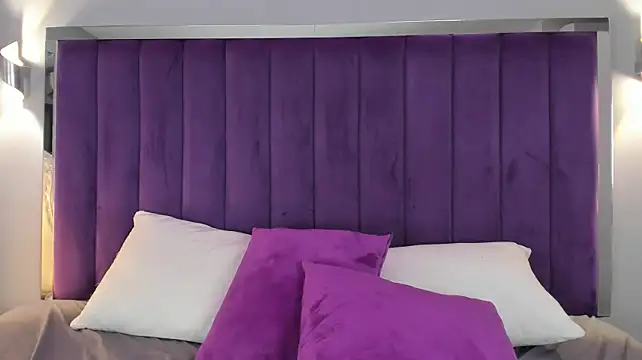 Mia_Celeste8 live cam on StripChat