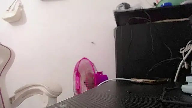 la_flaca20 live cam on StripChat
