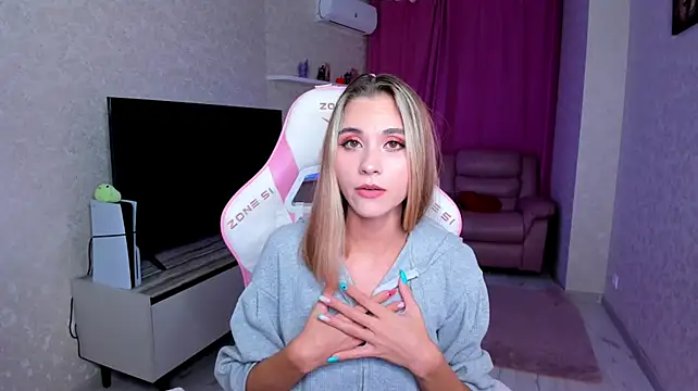 EllaCurtis
