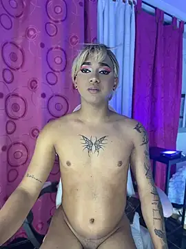 Thalia_girl21 live cam on StripChat