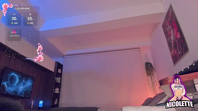 nicolette_tay